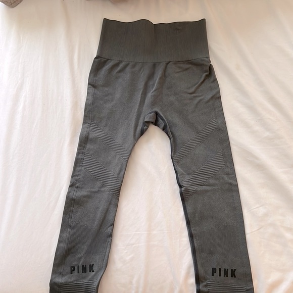 Seamless yoga pants. New with tags - Picture 1 of 2